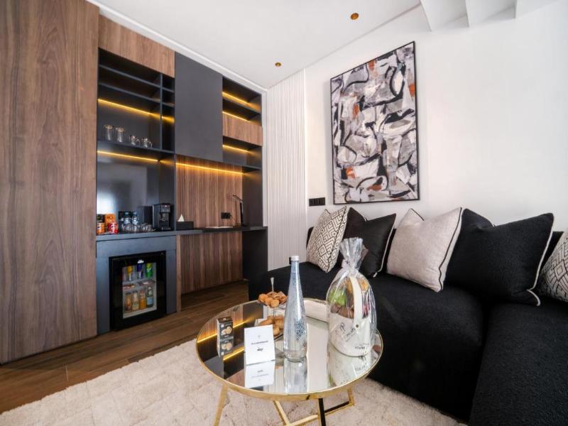 Petit Palace Suites Hotel - Oda