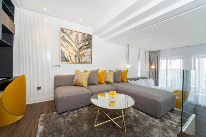 Petit Palace Suites Hotel - Oda