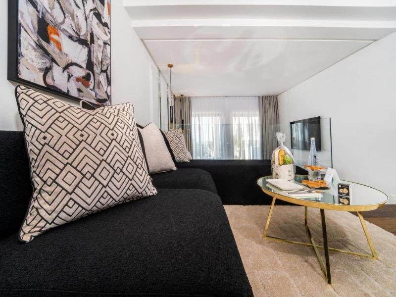 Petit Palace Suites Hotel - Oda