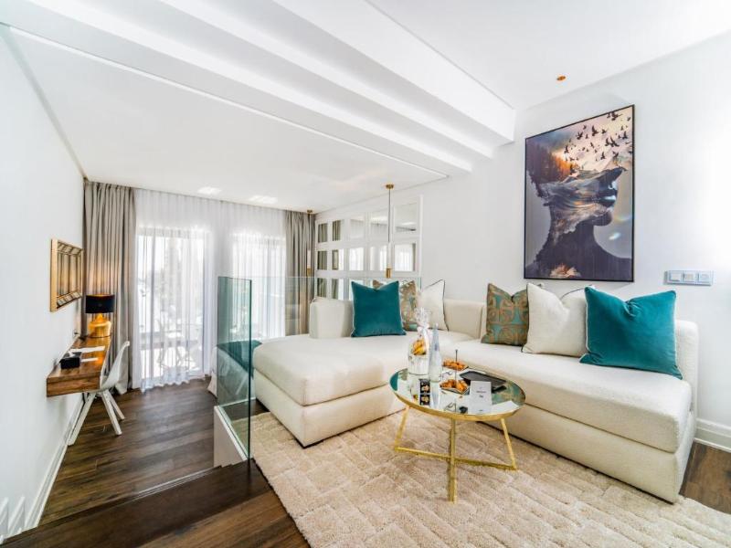 Petit Palace Suites Hotel - Oda
