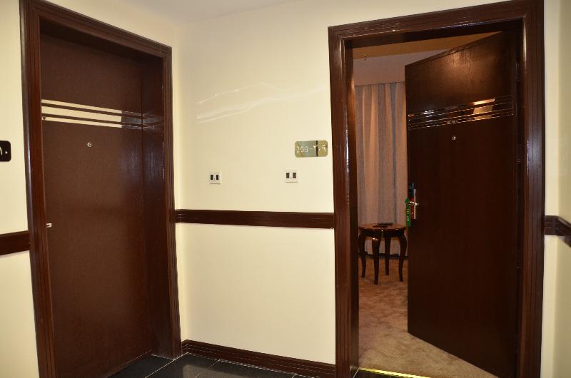 Golden Armada Hotel - Oda