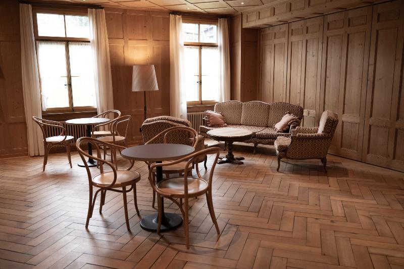 Fluehli Hotel Kurhaus - Lobi