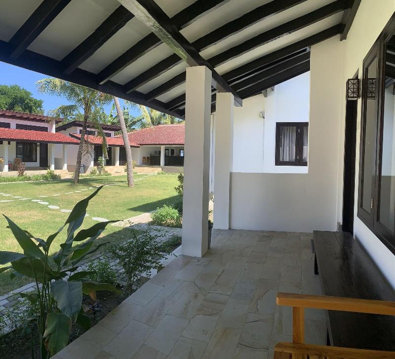 Balong Balong Surf Bungalows and Restaurant - Oda