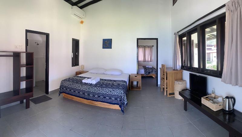 Balong Balong Surf Bungalows and Restaurant - Oda