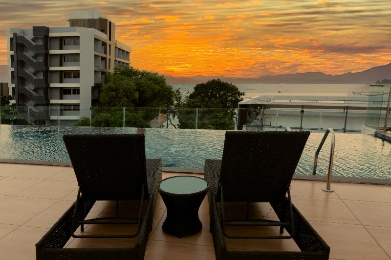 Karin Hotel And Serviced Apartment - Havuz