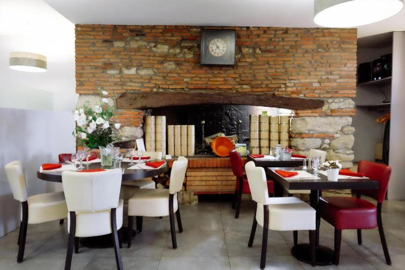 Logis Hotel Du Lauragais - Genel