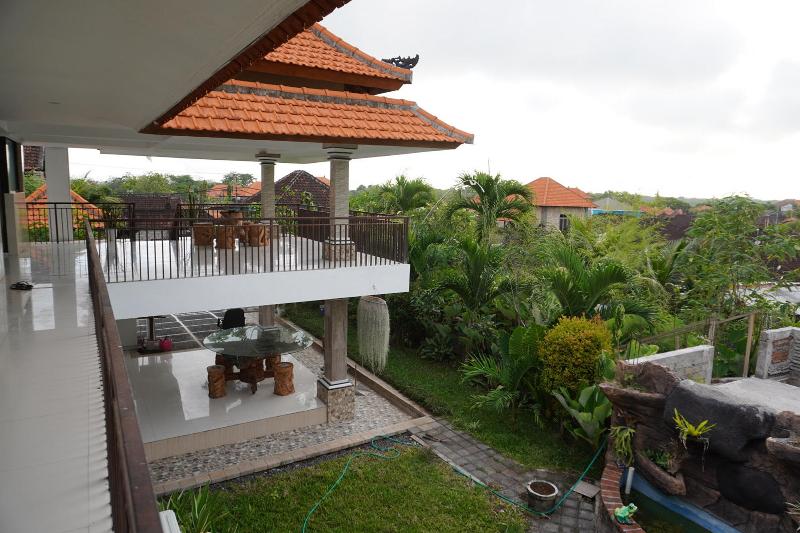 Umah Dayuh Uluwatu By Zuzu - Genel