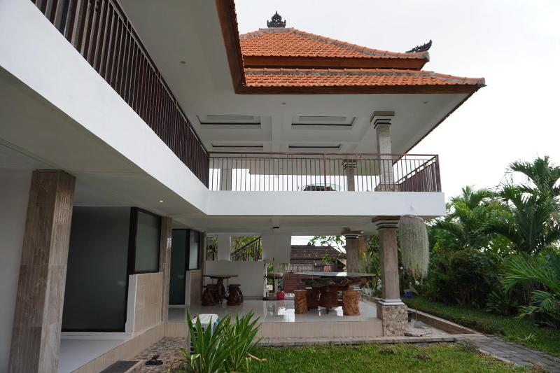 Umah Dayuh Uluwatu By Zuzu - Genel