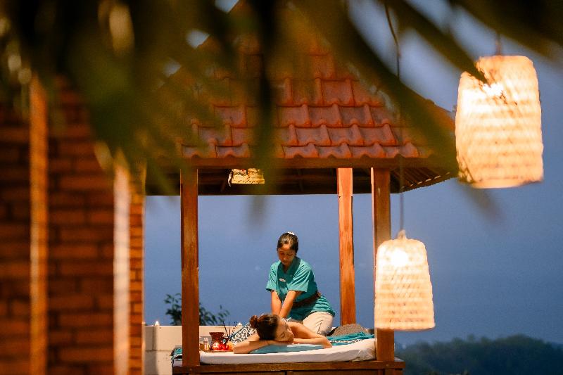 Mere Sea View Resort & Spa Nusa Penida - Aktivite