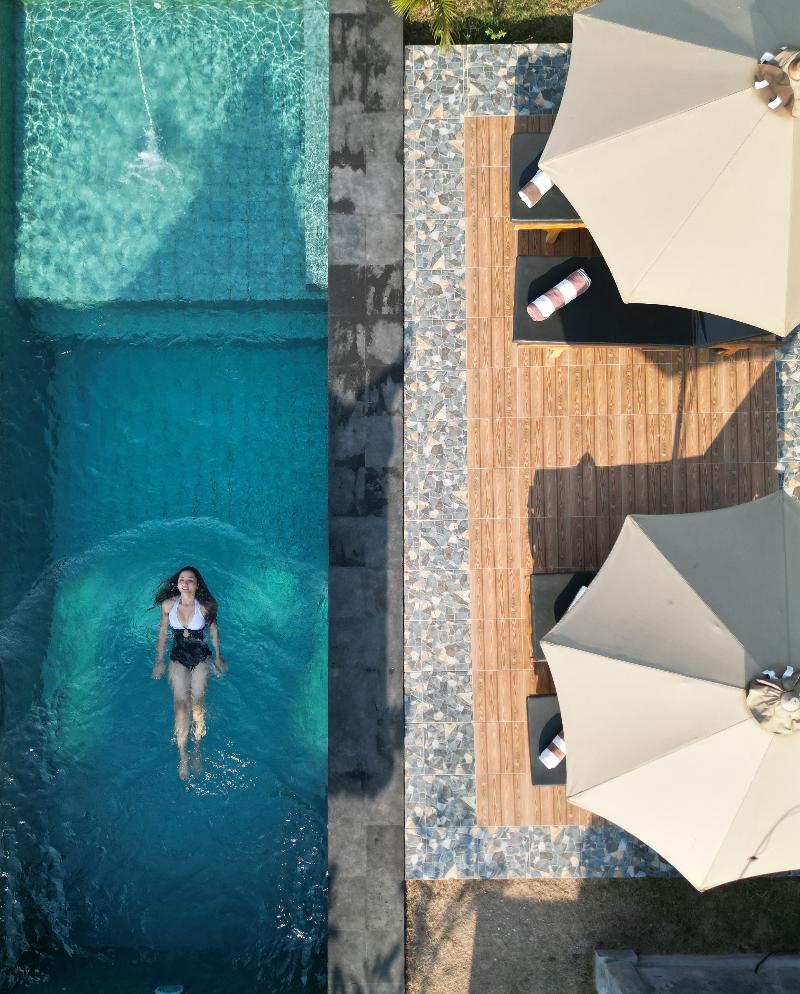 Mere Sea View Resort & Spa Nusa Penida - Havuz