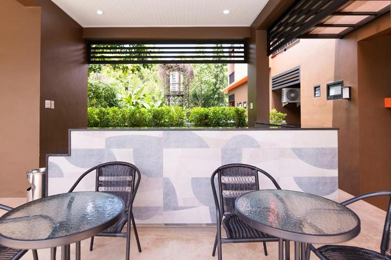 Thip Thip Hotel By Zuzu - Lobi