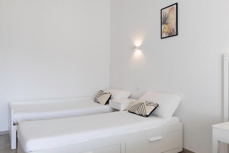 Hotel S'arena Beach - Oda