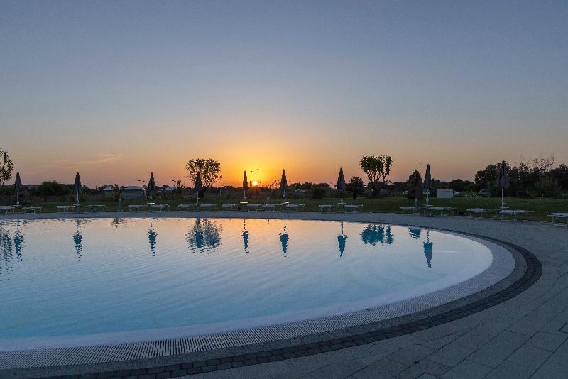 Hotel S'arena Beach - Havuz