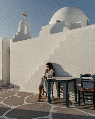 Mykonos Lolita, A Resort to Live