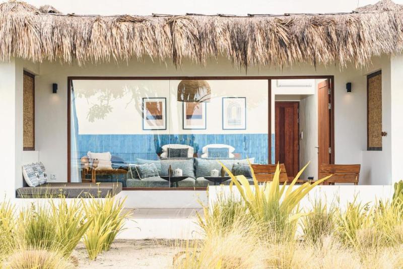 Amber Lombok Beach Resort By Cross Collection - Oda