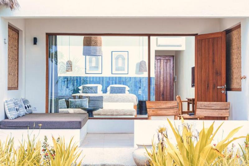 Amber Lombok Beach Resort By Cross Collection - Oda