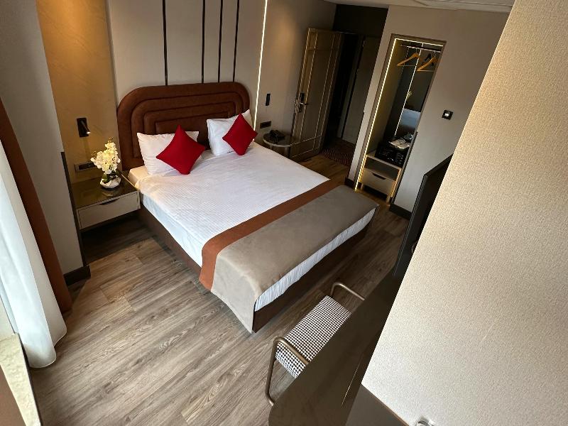 Edition Old City Hotel - Oda