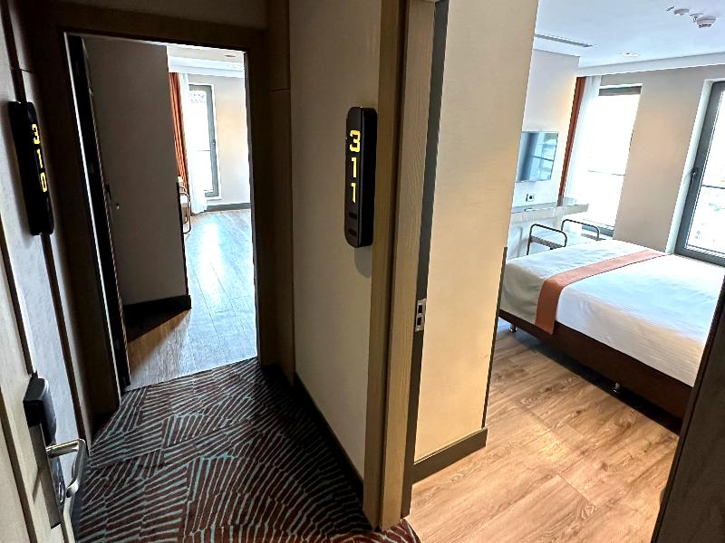Edition Old City Hotel - Oda