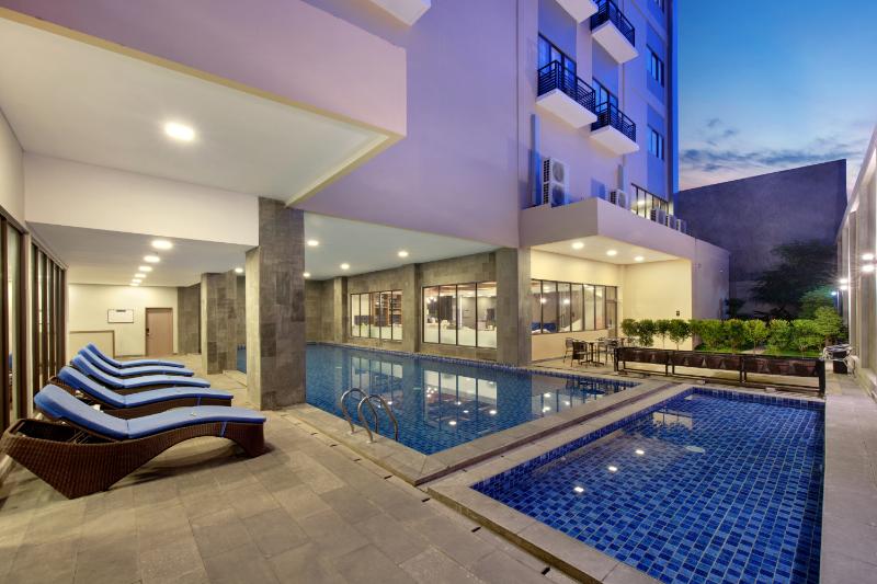 Aston Palu Hotel & Conference Center - Havuz