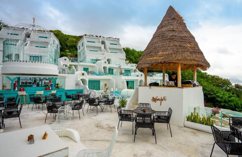 Loccal Collection Hotel Labuan Bajo - Bar