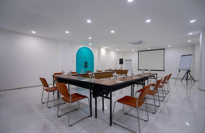 Loccal Collection Hotel Labuan Bajo - Toplantı