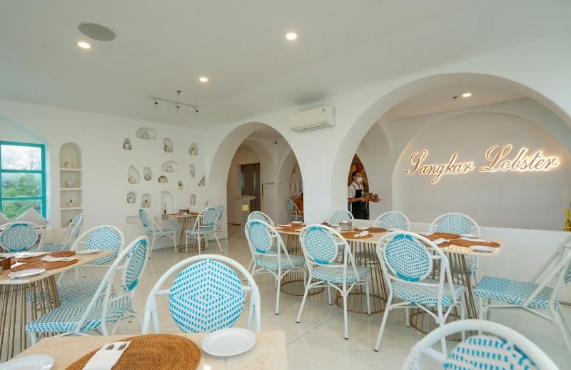 Loccal Collection Hotel Labuan Bajo - Restoran