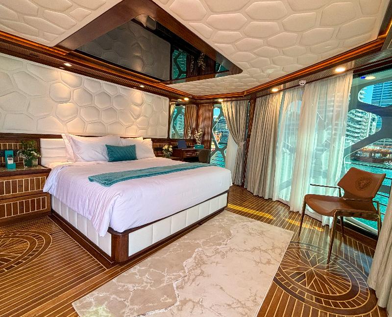 Overnight Super Yacht Experience - Orchid - Oda