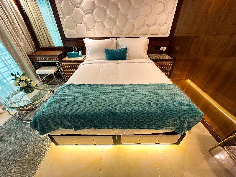 Overnight Super Yacht Experience - Orchid - Oda