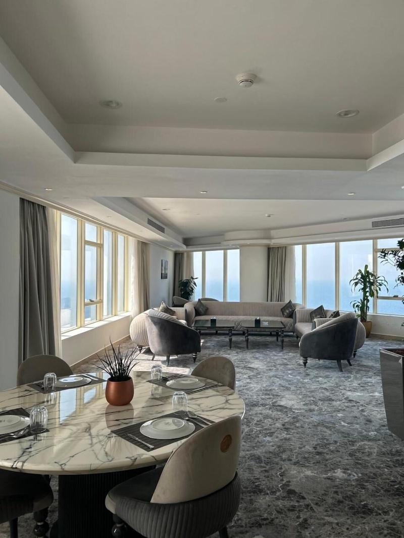 Seafront Luxury Suites Jeddah Corniche - Oda