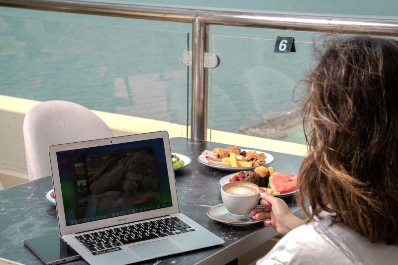 Seafront Luxury Suites Jeddah Corniche - Oda
