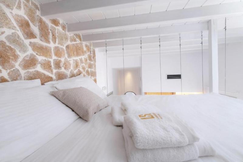 Lengendary Suites - Oda