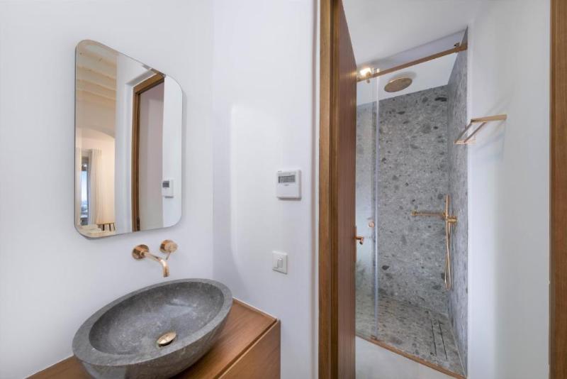 Lengendary Suites - Oda