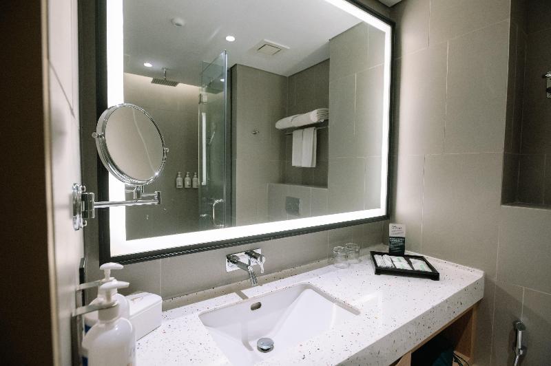 Holiday Inn Lampung Bukit Randu - Oda