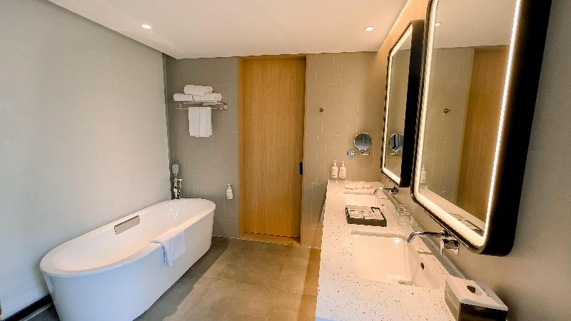 Holiday Inn Lampung Bukit Randu - Oda