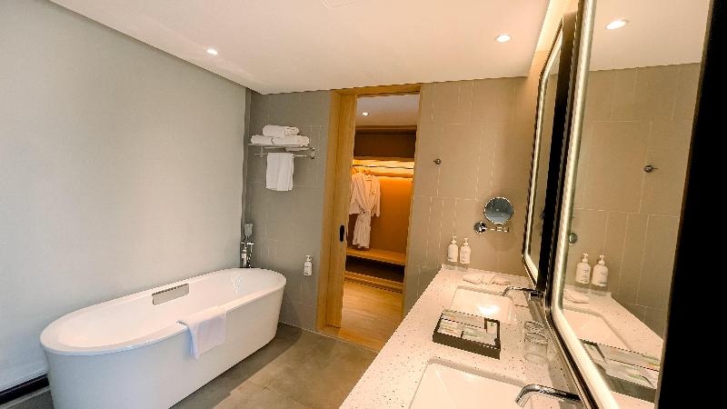 Holiday Inn Lampung Bukit Randu - Oda