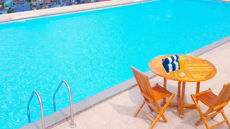Holiday Inn Lampung Bukit Randu - Havuz