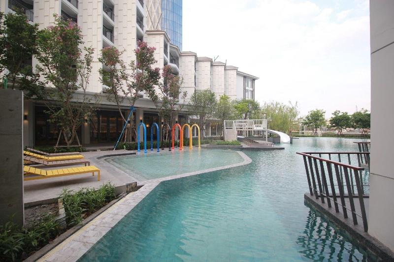 The Quarter Chao Phraya By Uhg - Havuz