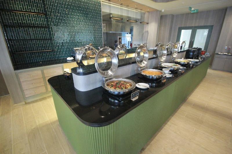 The Quarter Chao Phraya By Uhg - Restoran