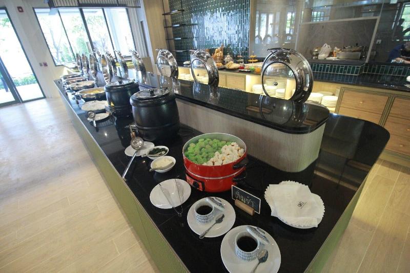 The Quarter Chao Phraya By Uhg - Restoran