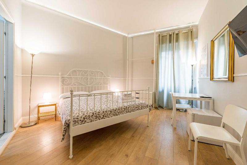 Un Attimo A Roma B&b - Oda