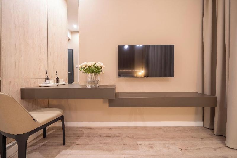 Kã¡roly Boutique Suites, Best Location By Bqa - Oda