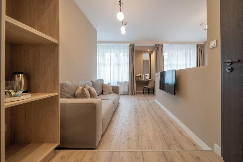 Kã¡roly Boutique Suites, Best Location By Bqa - Oda