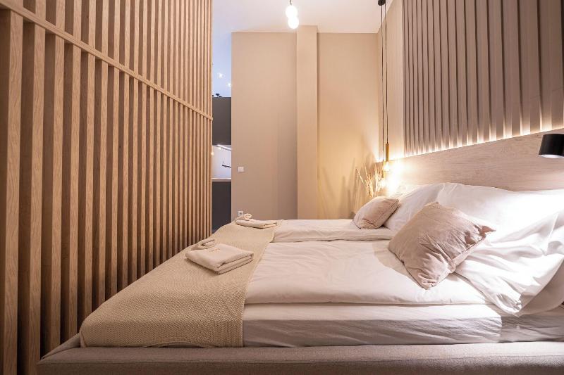 Kã¡roly Boutique Suites, Best Location By Bqa - Oda