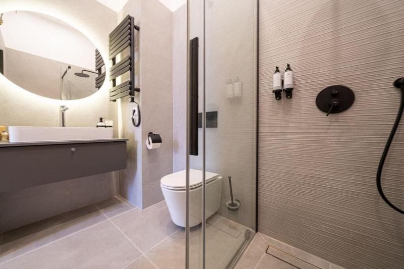 Kã¡roly Boutique Suites, Best Location By Bqa - Oda
