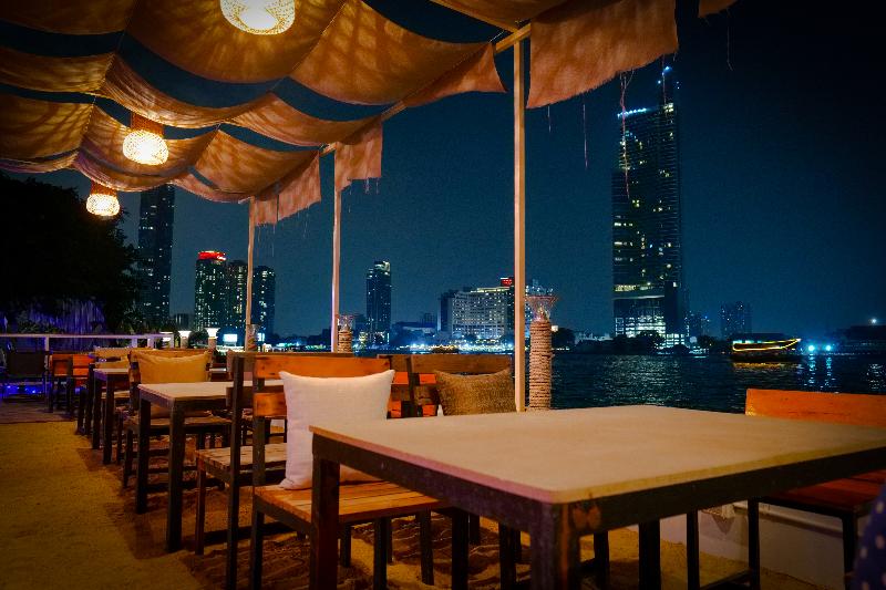 Anandpura Riverside Hotel - Restoran