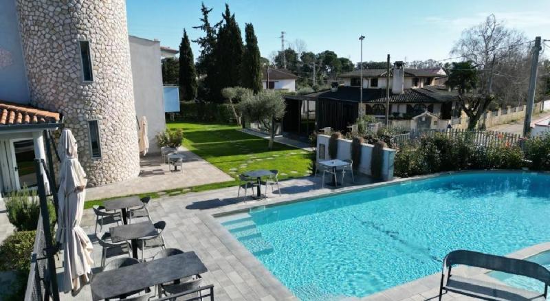 Best Western Plus Sabaudia Hotel - Havuz