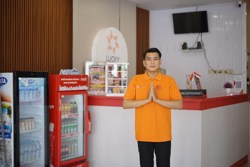 Lucky Hotel Purwodadi - Lobi
