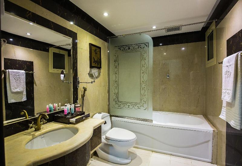 Rest Night Hotel Apartment- Alhamra - Oda