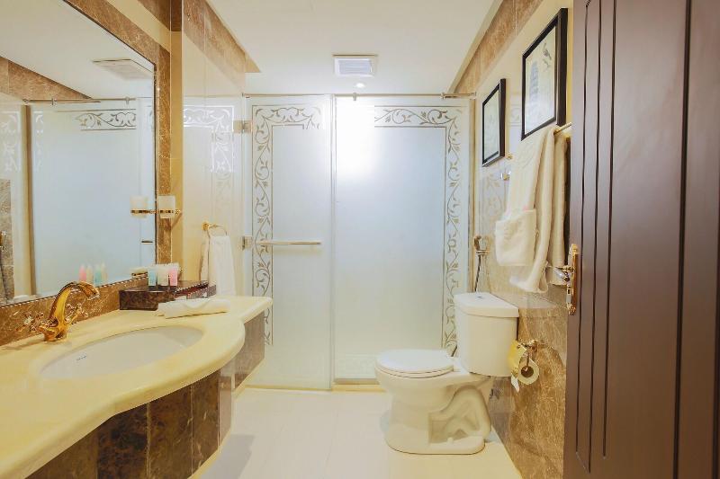 Rest Night Hotel Apartment- Alhamra - Oda