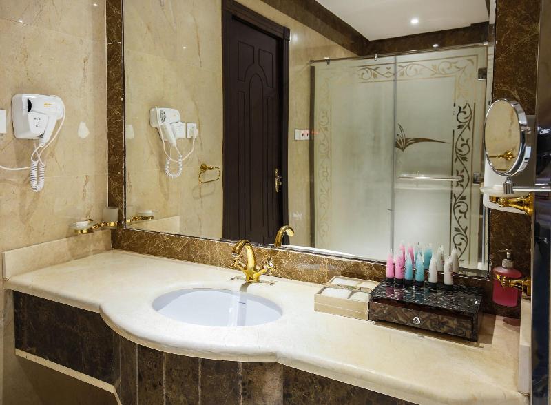 Rest Night Hotel Apartment- Alhamra - Oda